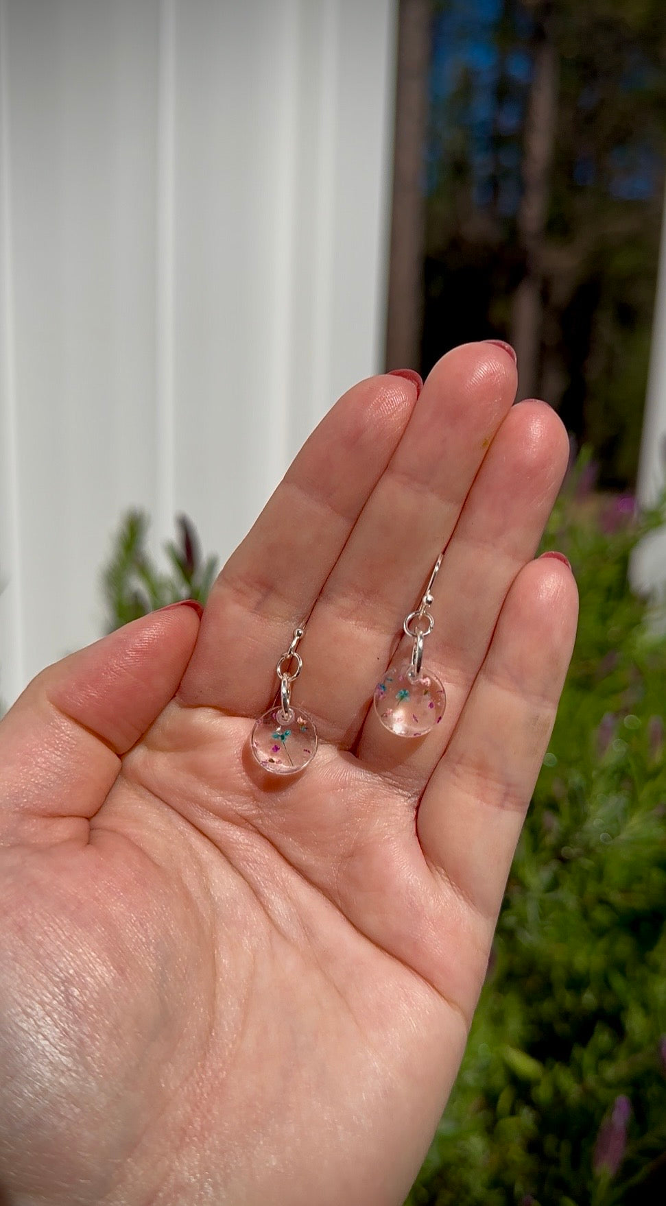 Baby’s Breath Resin Circle Earrings – Pink Purple Blue Floral Dangles