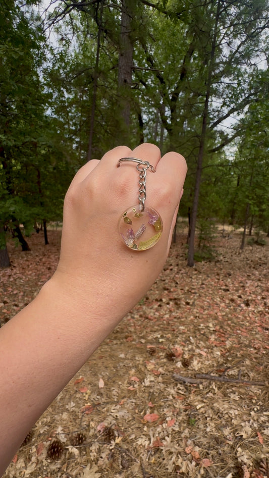 Chive Flower & Fern Resin Keychain with Gold Flakes – Nature Pressed Botanical Charm