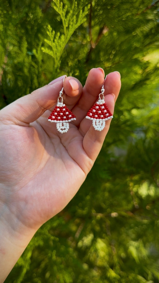 Tiny Red Mushroom Beaded Earrings – Handmade Forest-Inspired Jewelry