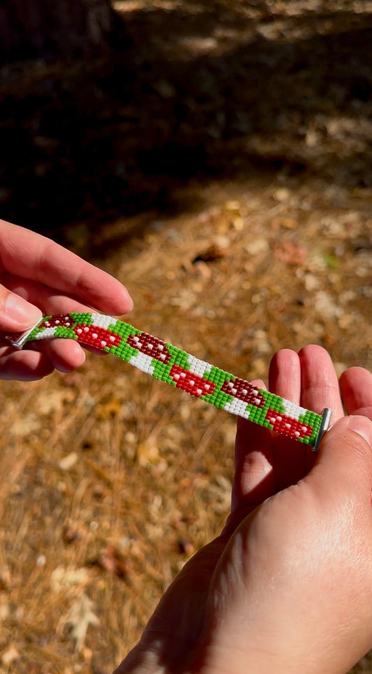 Hand-Beaded Mushroom Bracelet – Green, Burgundy & Red Forest Pattern